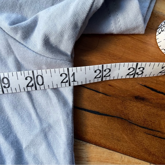 EUC American Eagle 🦅 T-shirt - Picture 7 of 7